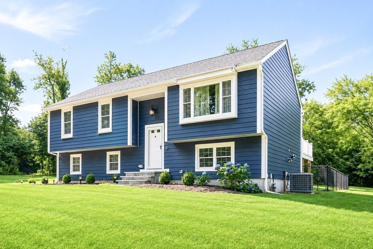 174 Bent St, Franklin, MA 02038