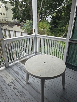6 Harlow, Apt 2