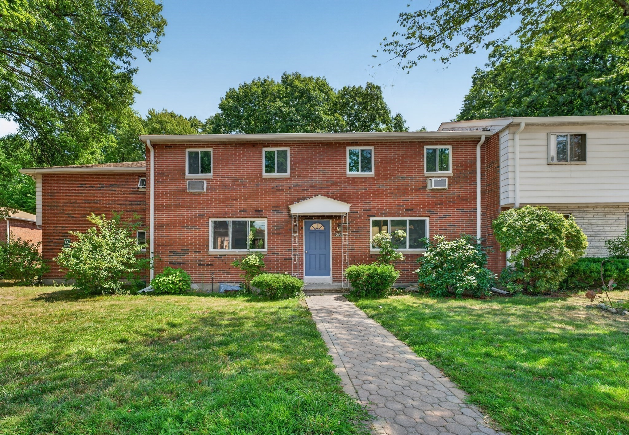 201 Bishop Drive Unit 201, Framingham, MA 01702