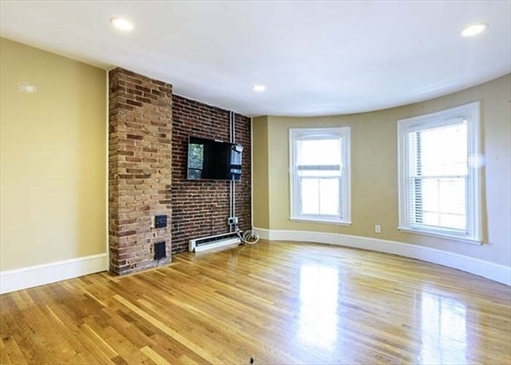 15 E Springfield Street, Apt 4
