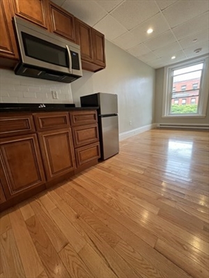 302 Newbury, Apt 10