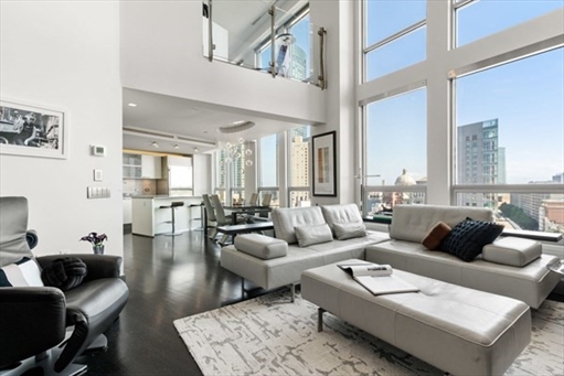 360 Newbury Street, Apt 805