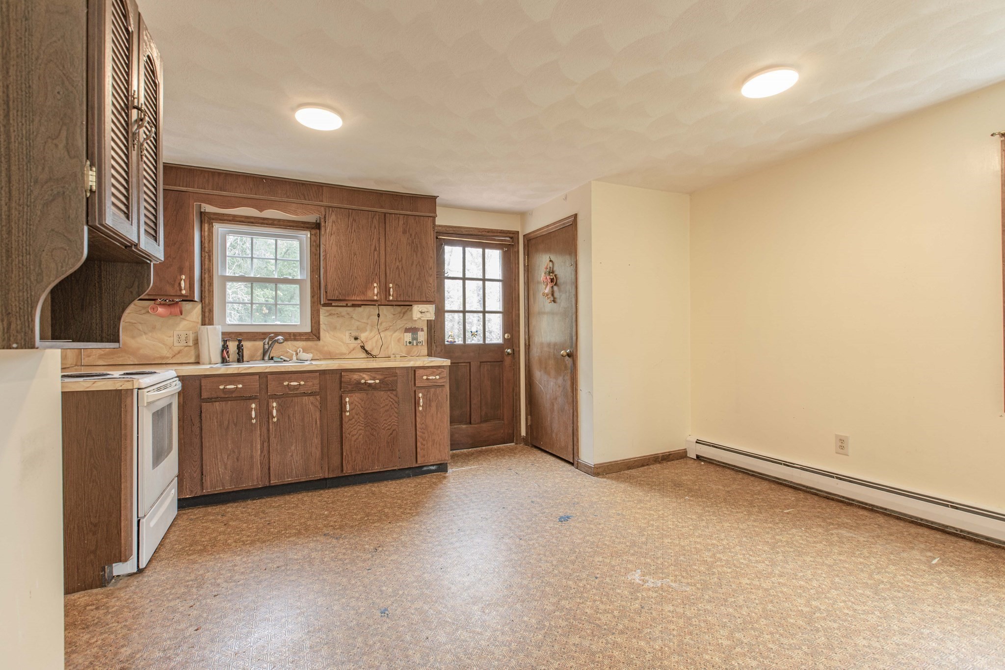 27 Sylvanus Wood Ln, Woburn, MA 01801 - Image 9