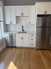 10 Sutton St 3, Apt 3