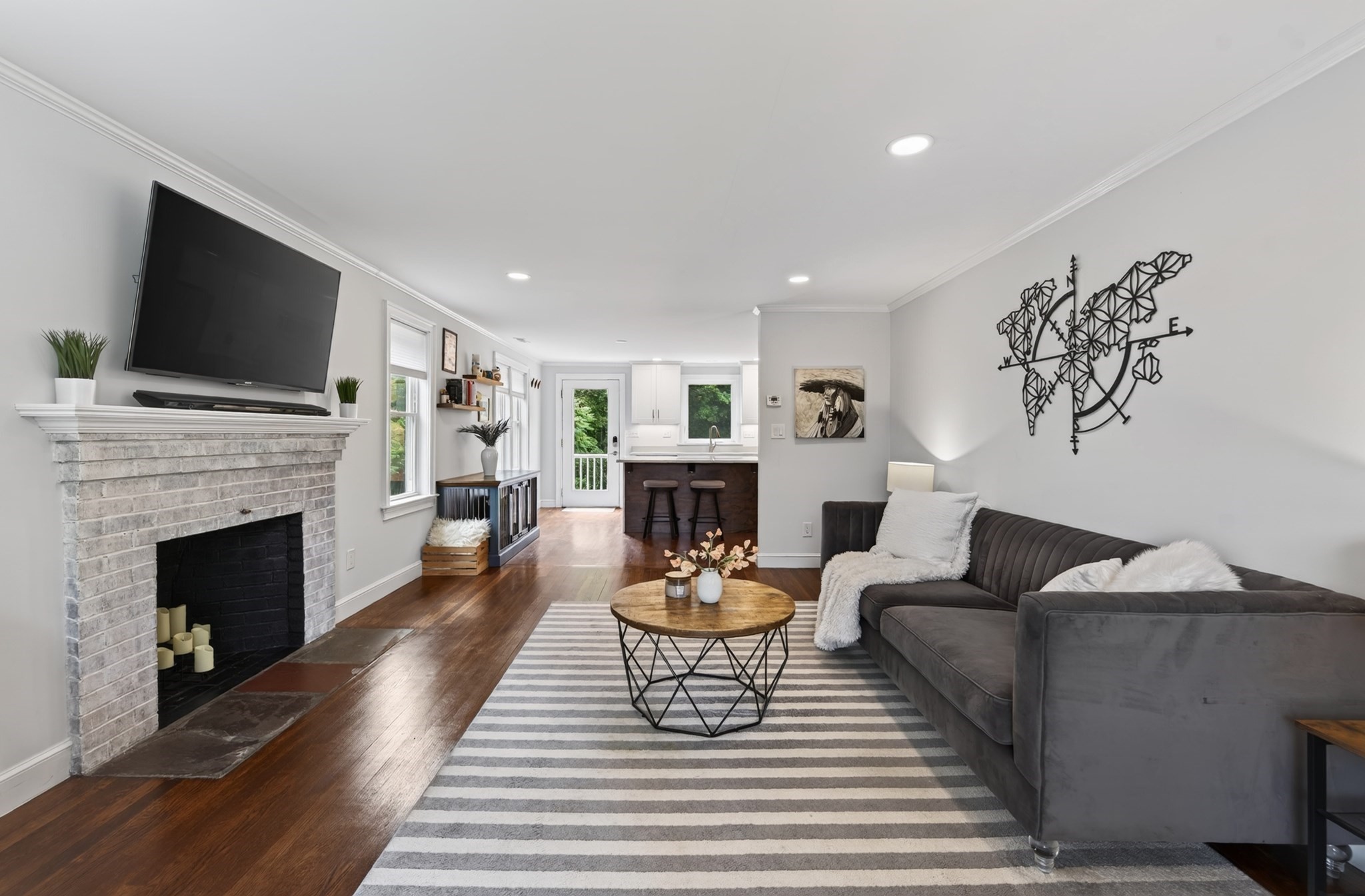 15 Pheasant Ln, Woburn, MA 01801