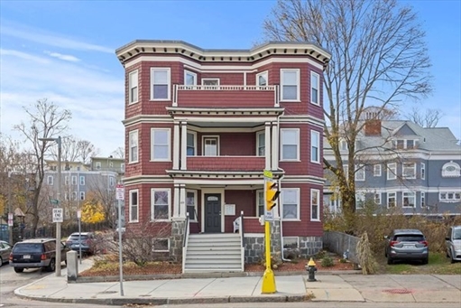 69 Pleasant Street, Apt 1
