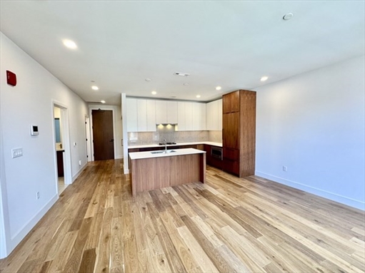 566 Columbus Ave, Apt 406
