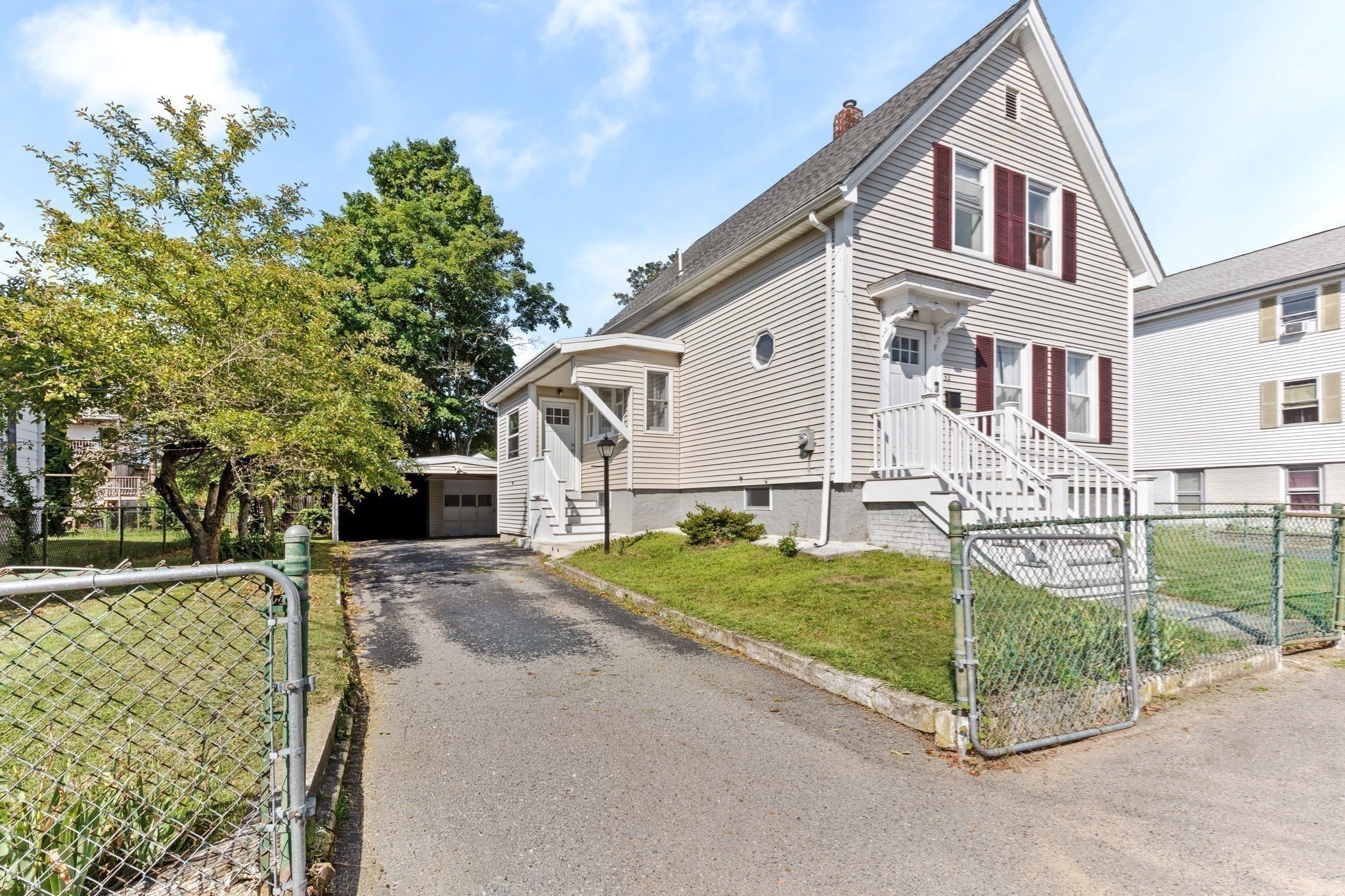 32 Cottage St, Taunton, MA 02780