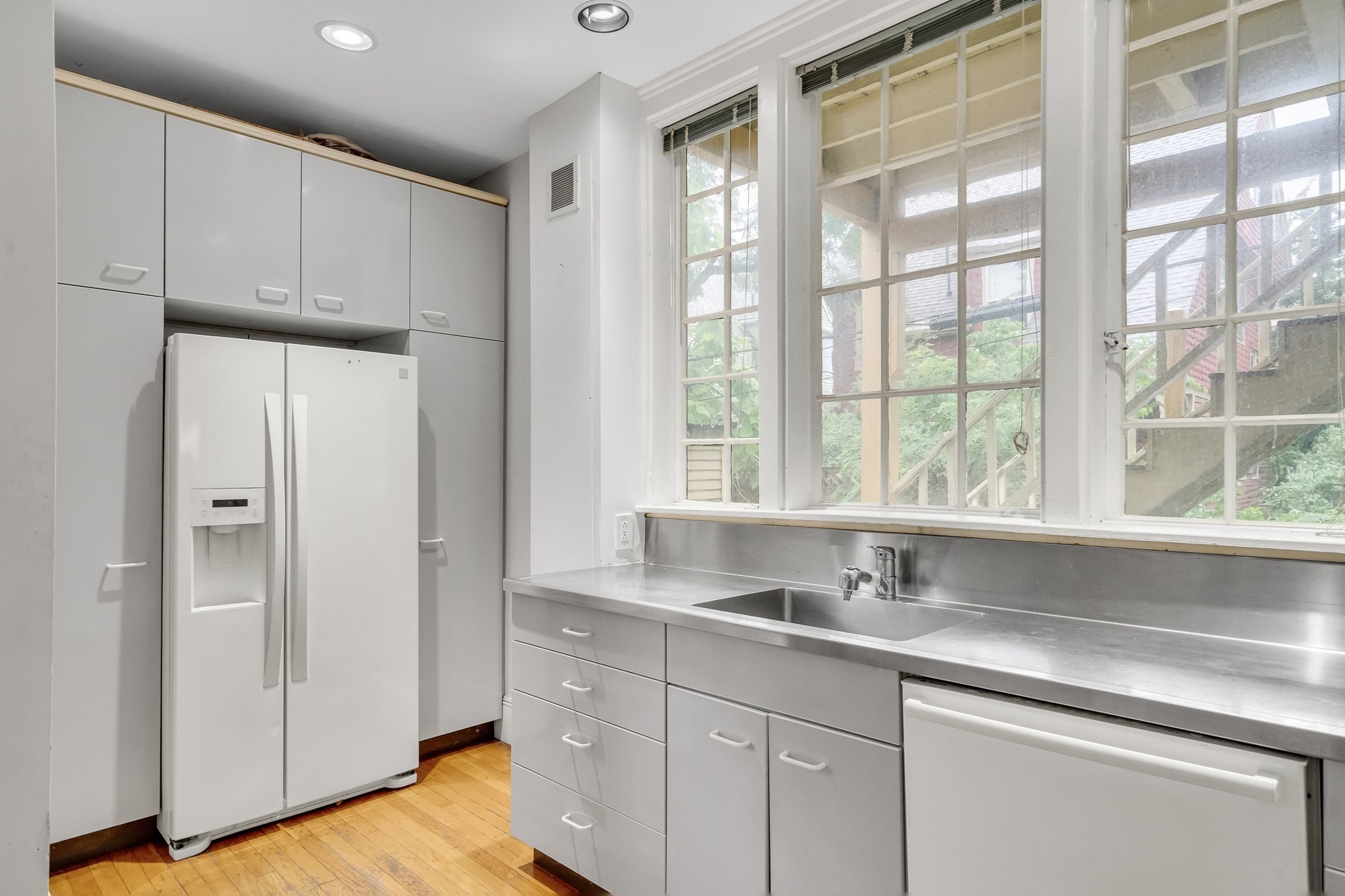 16 Harris St, Brookline, MA 02446 - Image 6