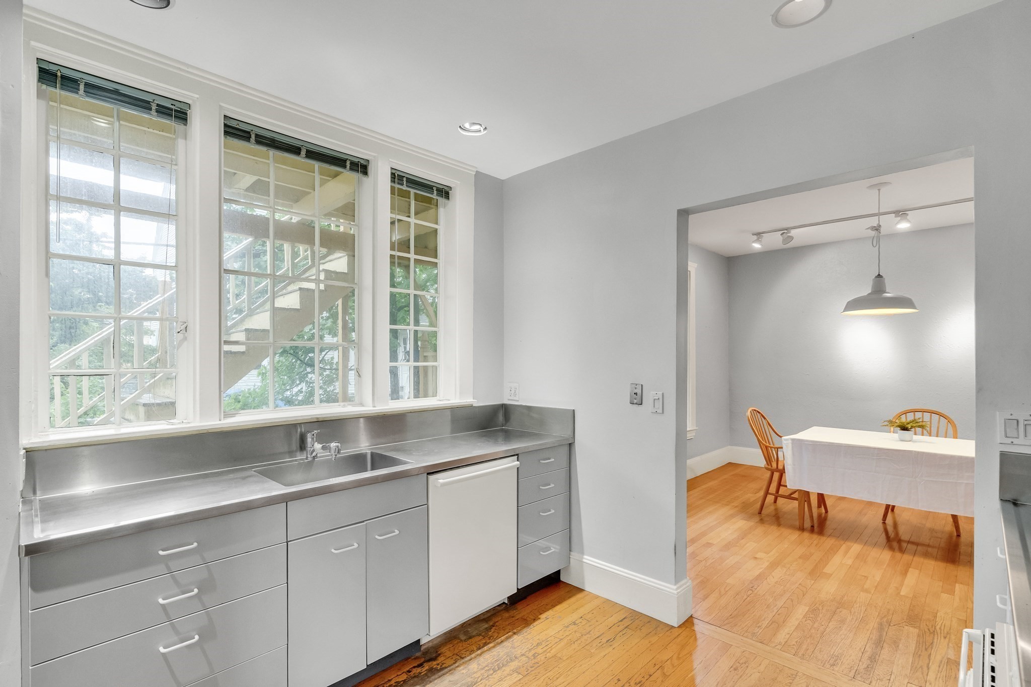 16 Harris St, Brookline, MA 02446 - Image 8