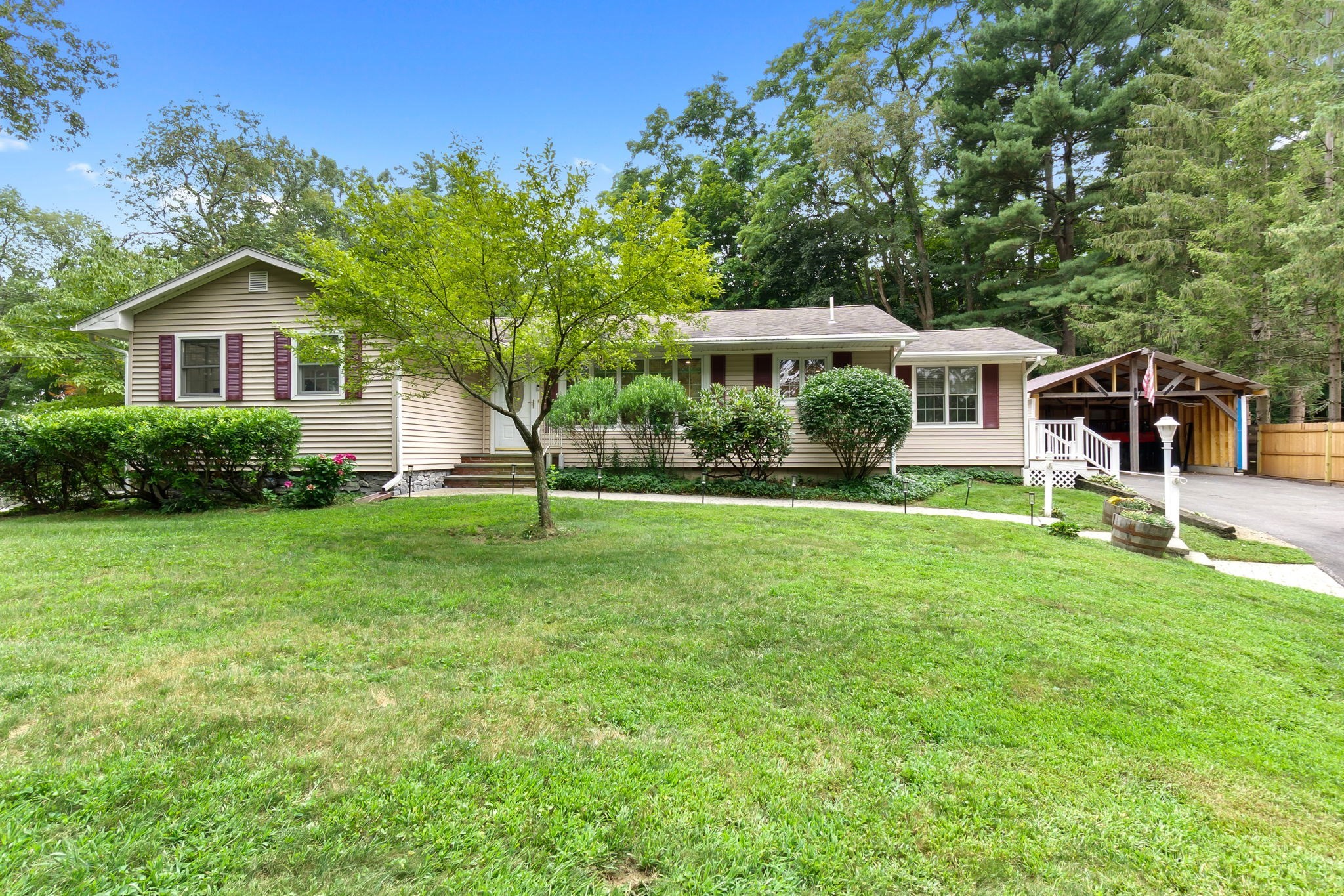 55 Old Ferry Rd, Haverhill, MA 01830