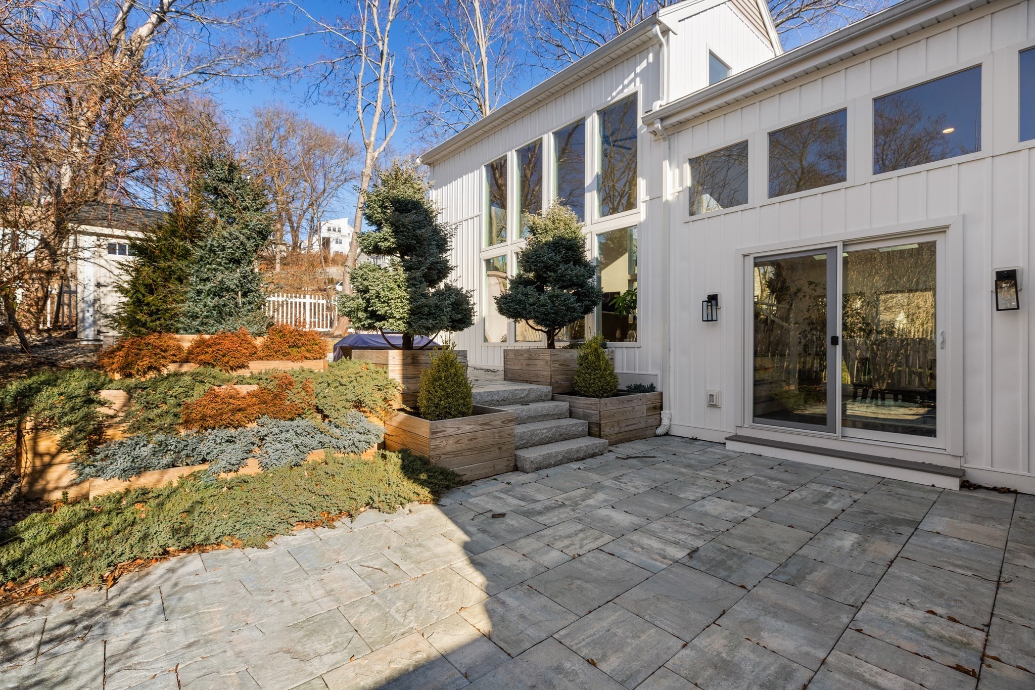 27 Broad Cove Rd, Hingham, MA 02043