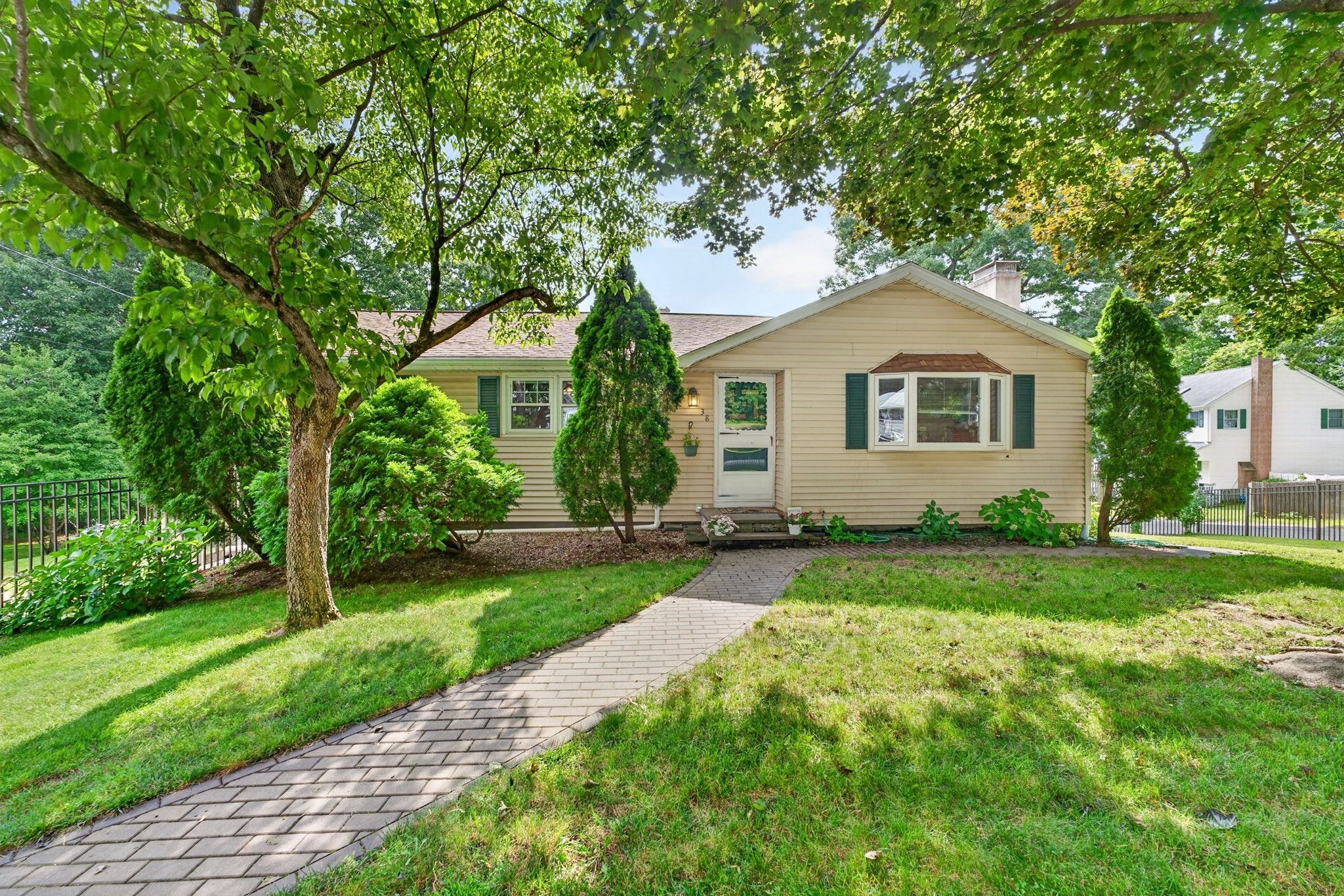 38 Paulson Drive, Burlington, MA 01803