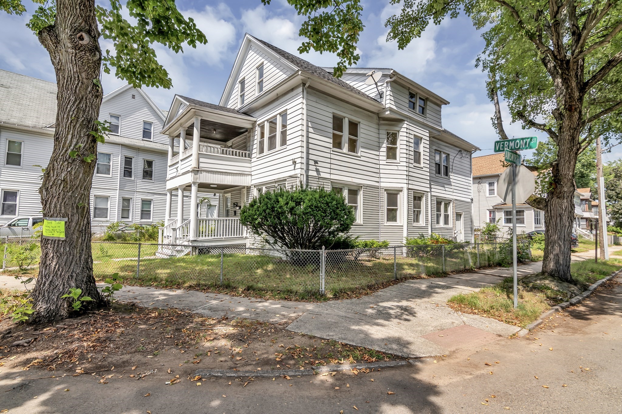 32 Vermont St, Springfield, MA 01108
