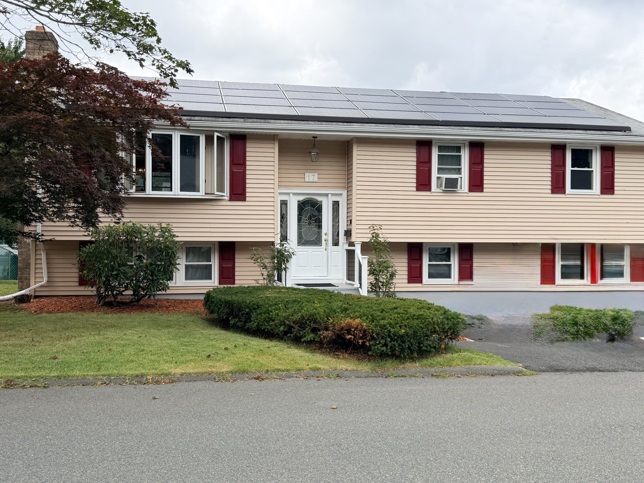 17 Valley Rd, Stoneham, MA 02180