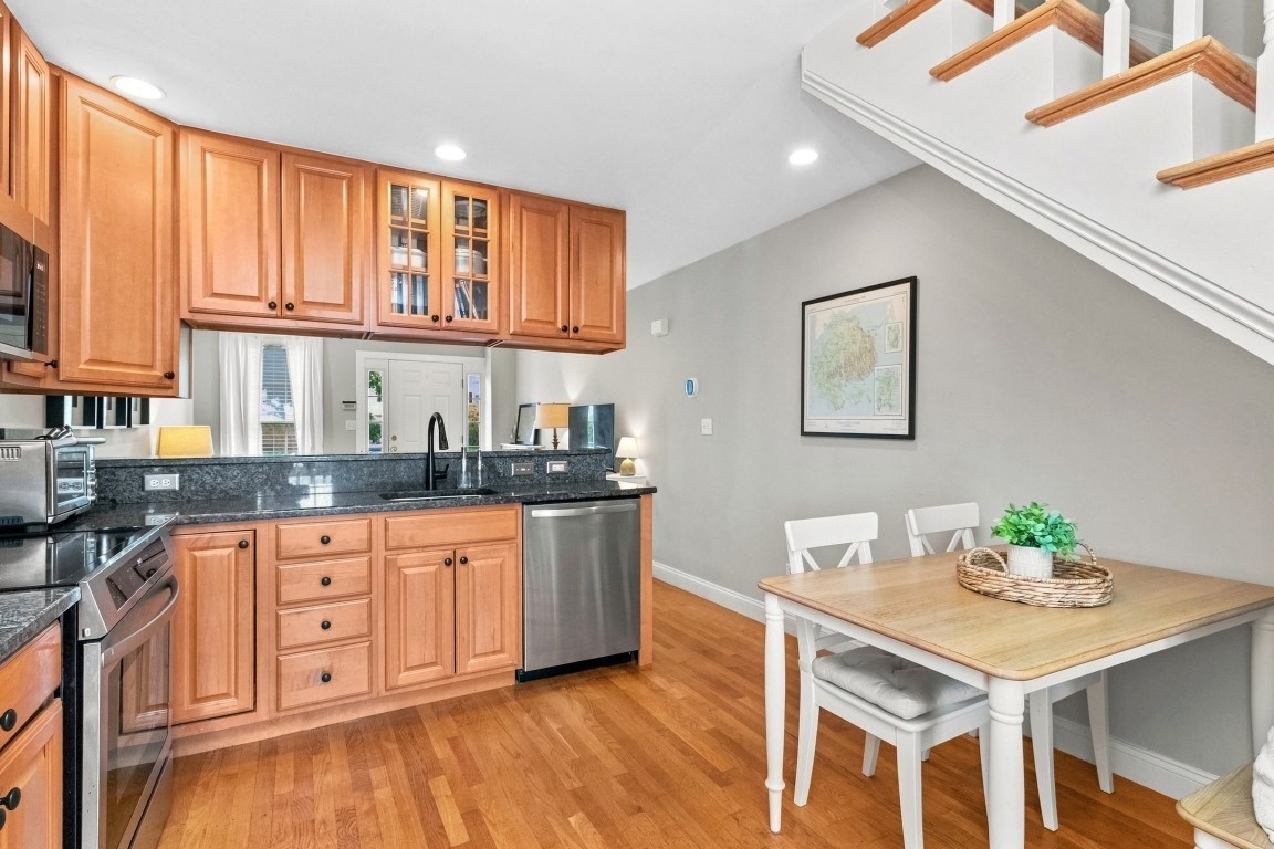 9 Russell St Unit 3, Waltham, MA 02453 - Image 4