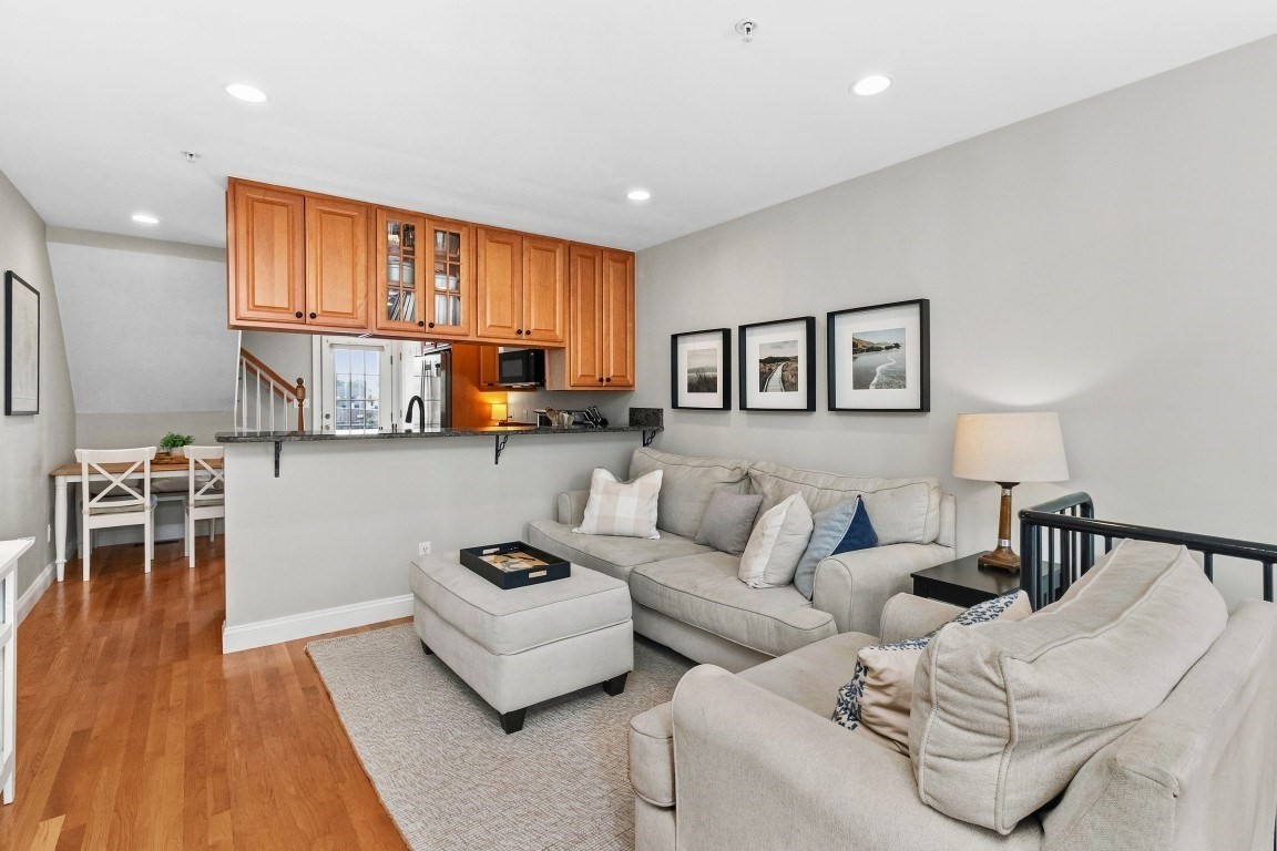 9 Russell St Unit 3, Waltham, MA 02453 - Image 6