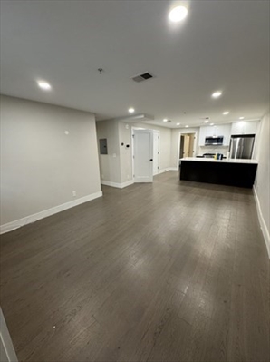 535 Newbury St., Apt 1