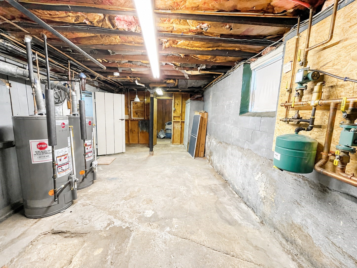 559 S Almond St, Fall River, MA 02724 - Image 27
