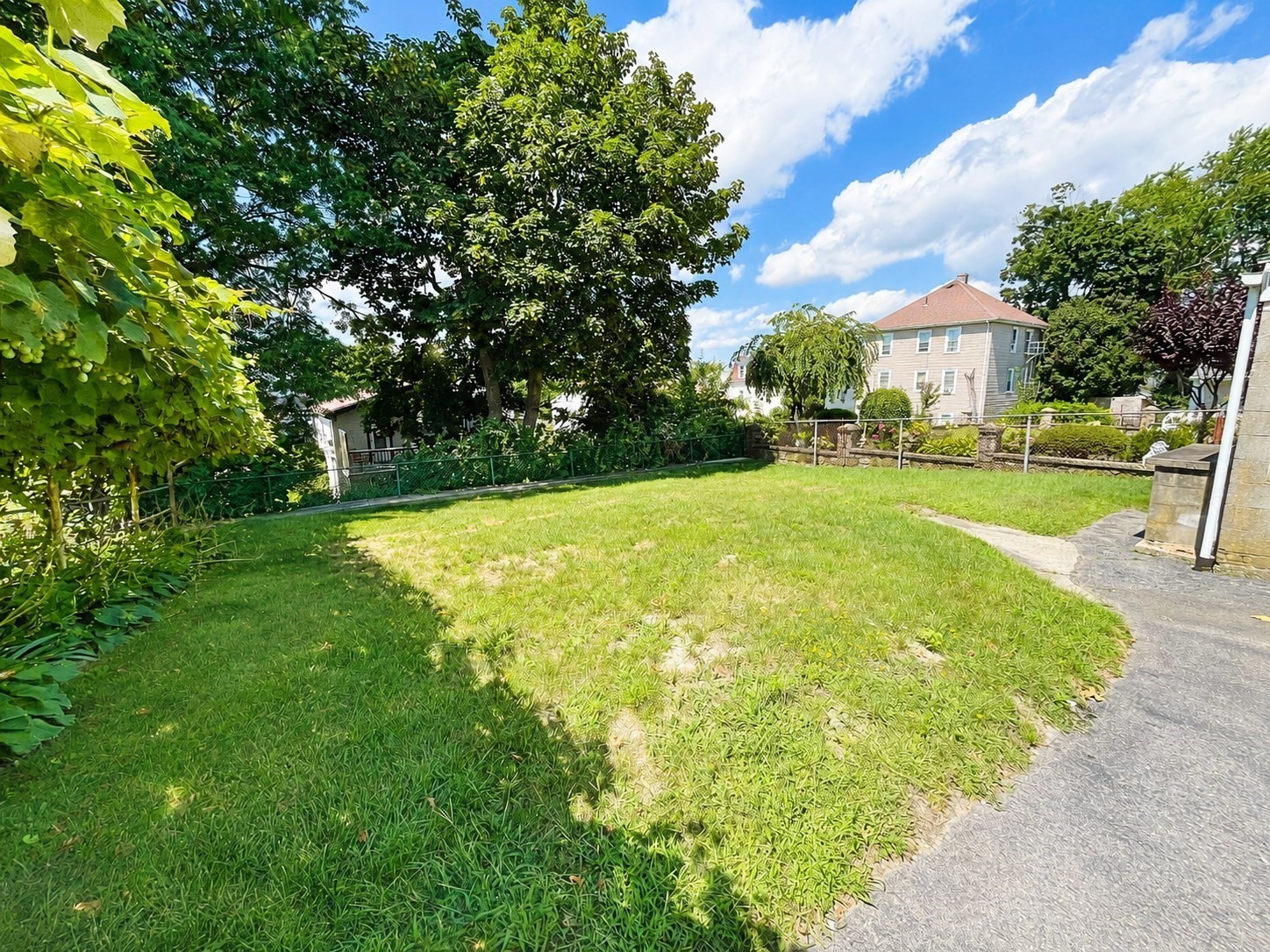 559 S Almond St, Fall River, MA 02724 - Image 6