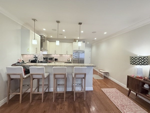 637 E 1st Street, Apt 204