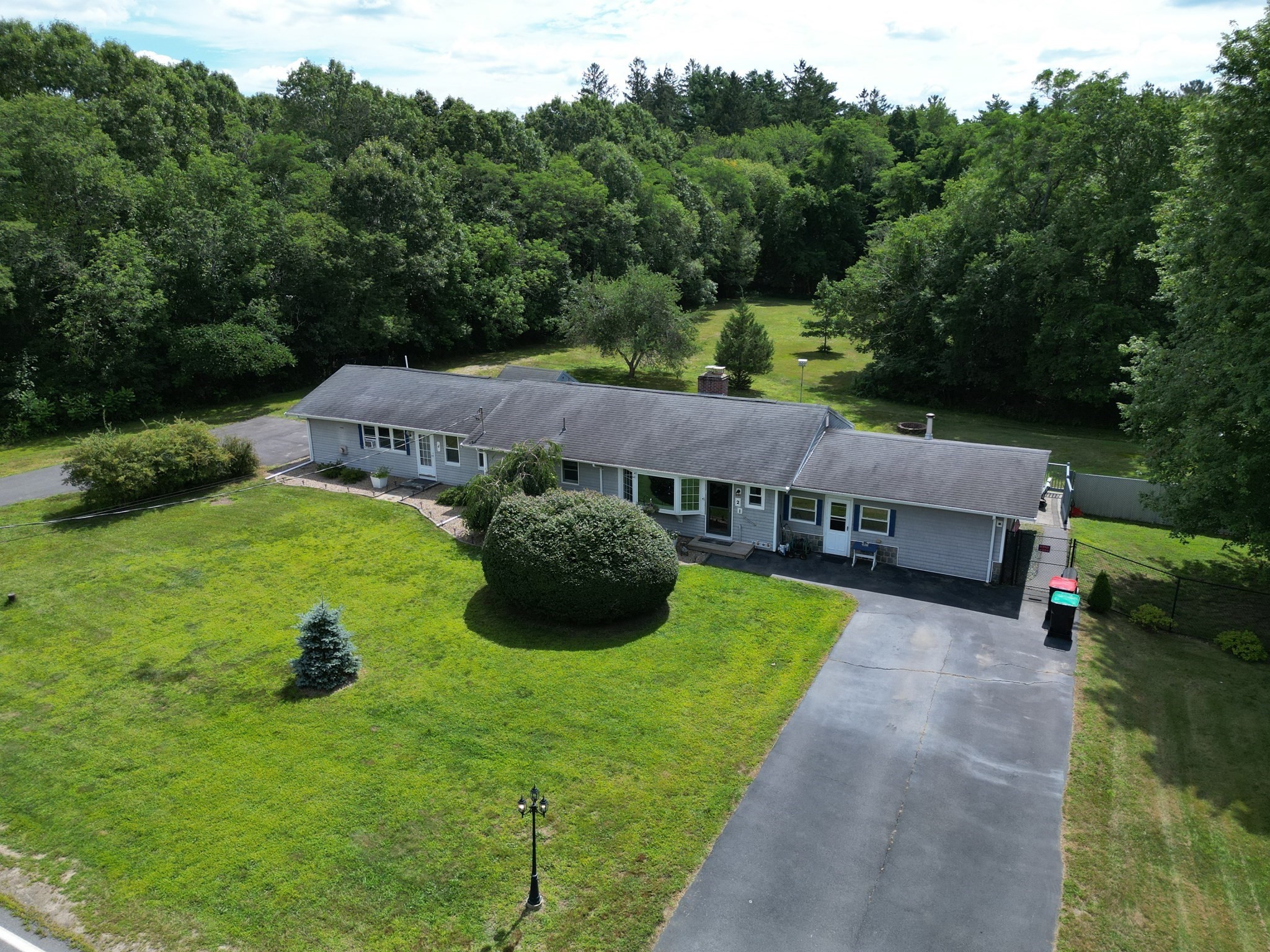 2 Long Point Rd, Lakeville, MA 02347