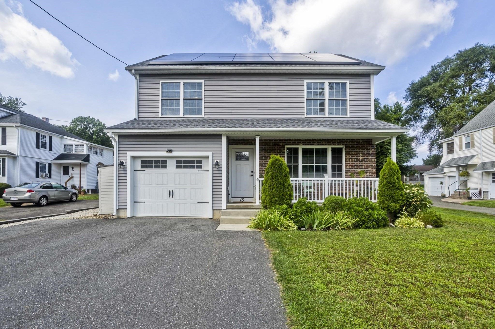 15 Lombard Ave, East Longmeadow, MA 01028