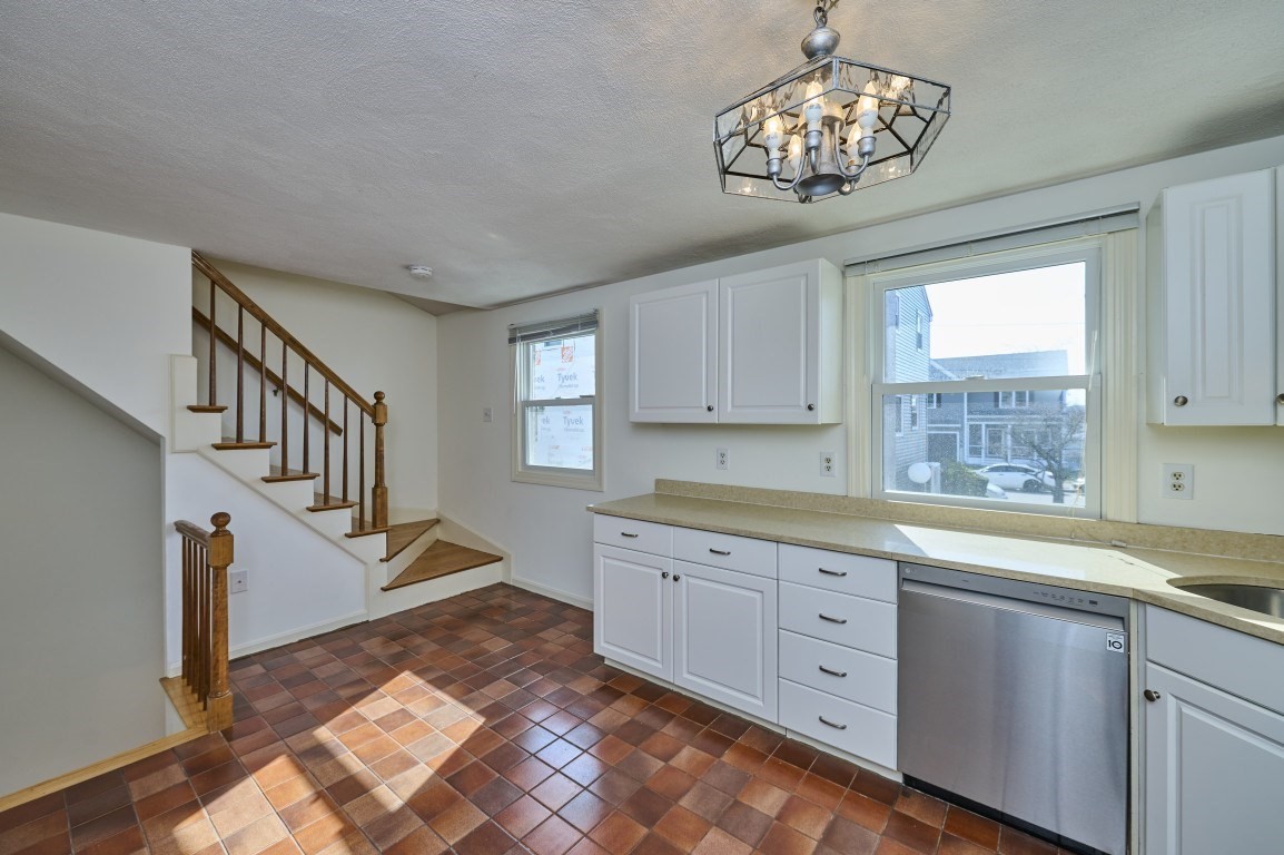 9 Circuit Ln Unit 9, Watertown, MA 02472 - Image 9