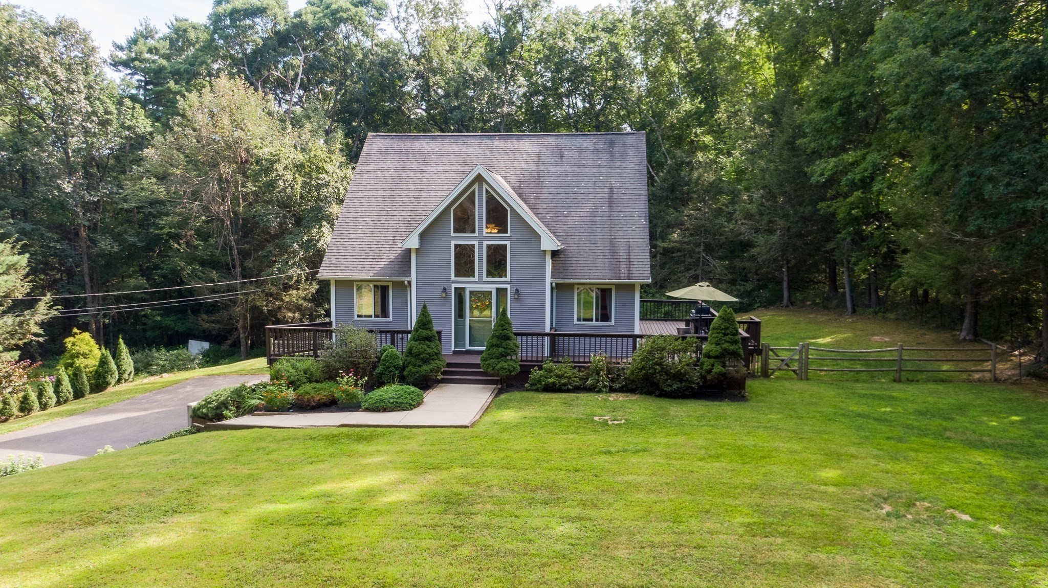 64 Leno Rd, Holland, MA 01521