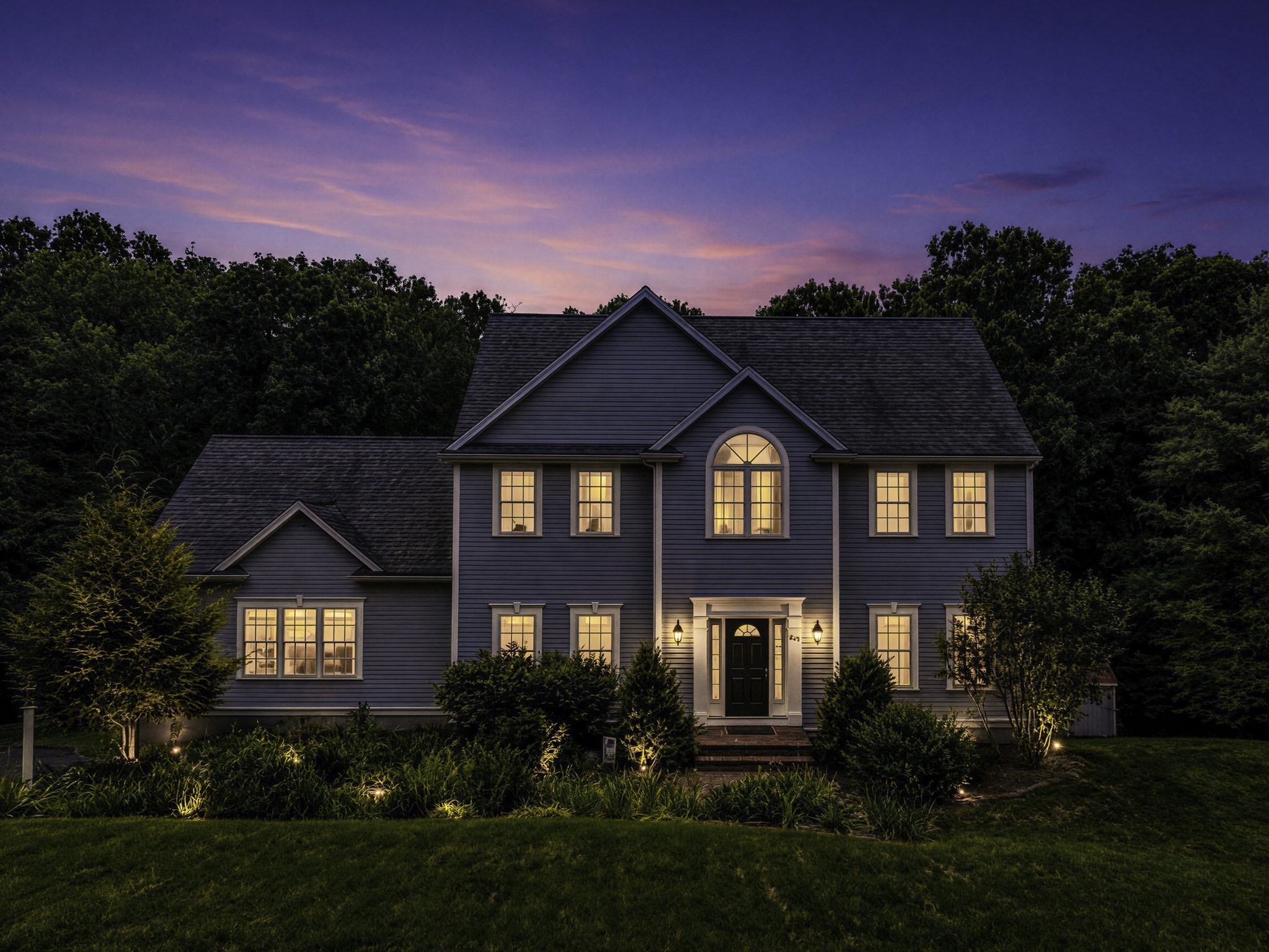 161 South St, Upton, MA 01568