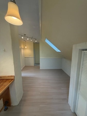 1 Thingvalla Ave, Apt 3