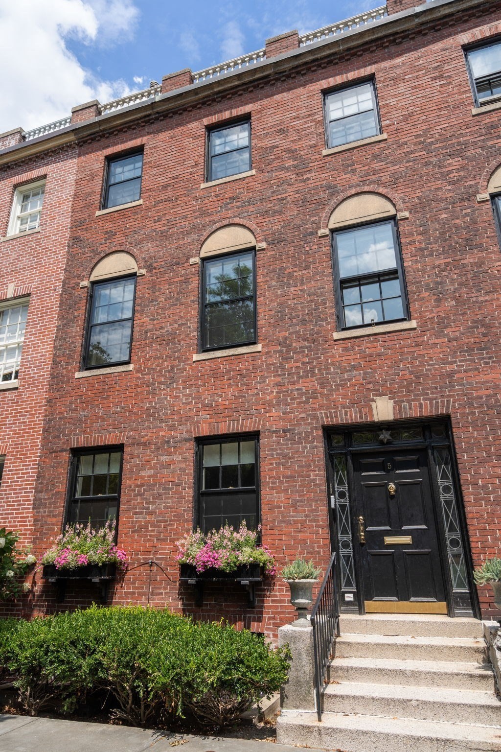 5 Charles River Square, Beacon Hill, Boston, MA 02114