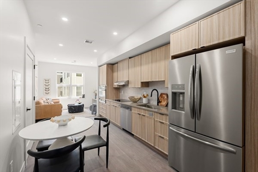 75 Willow Ct, Apt 506