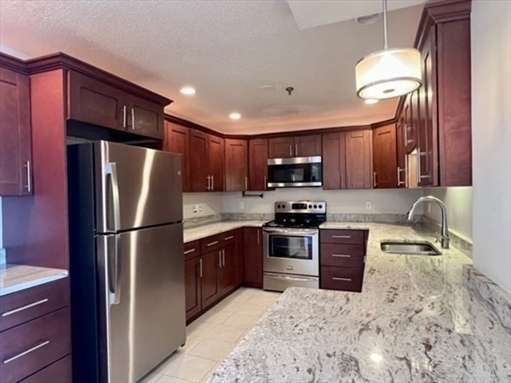 3920 Mystic Valley Pkwy, Apt 402