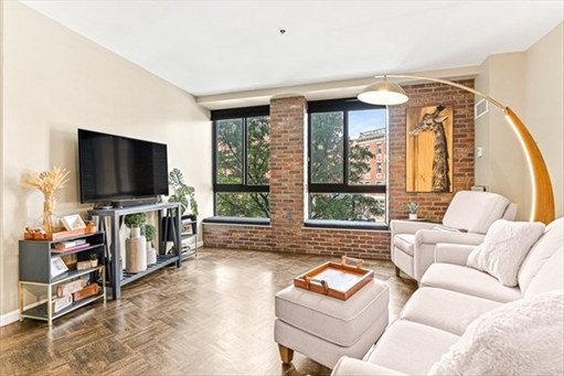 357 Commercial St, Apt 121