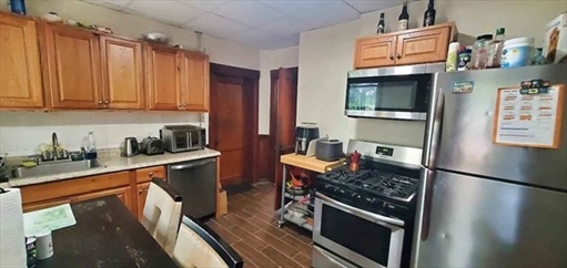 20 Glade Ave, Apt 3