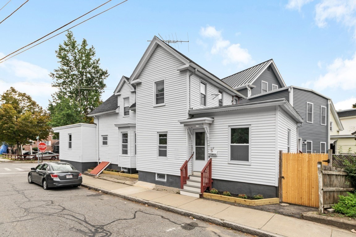 112 Hampshire St, Lowell, MA 01850