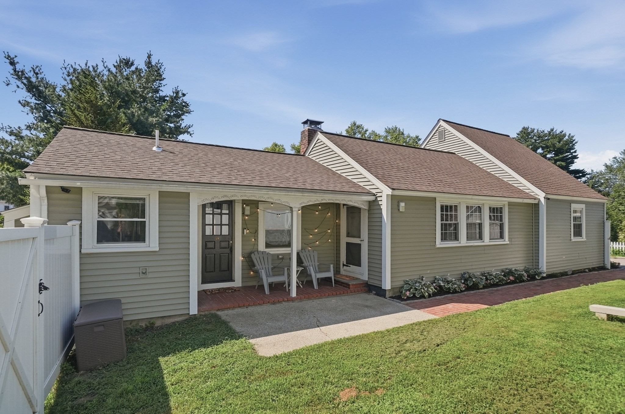 35 Edgewater Drive, Blackstone, MA 01504