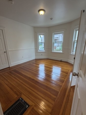 130 Armandine St, Apt 1