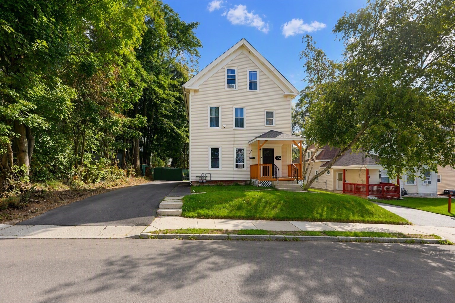 7 Pemberton, Worcester, MA 01610