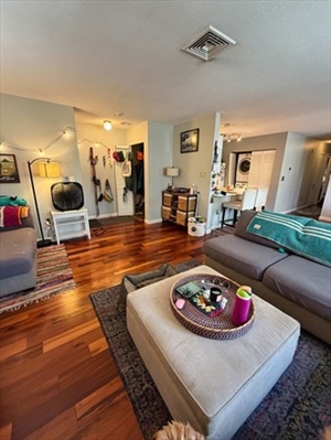 624 Boston Ave, Apt 9B