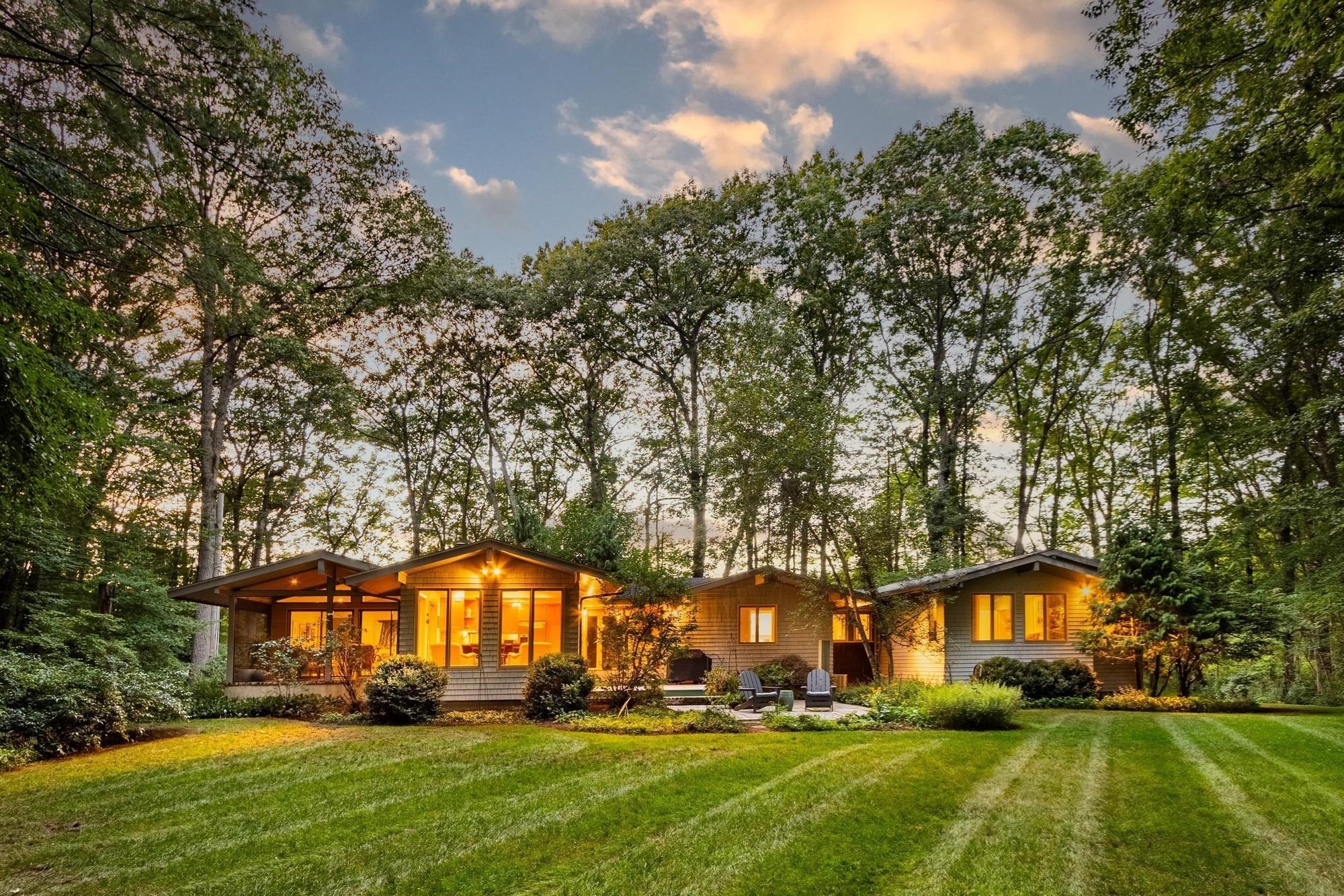221 Pope Rd, Acton, MA 01720