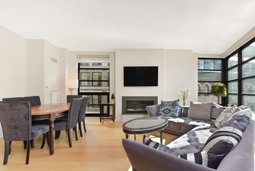 580 Washington, Apt 902