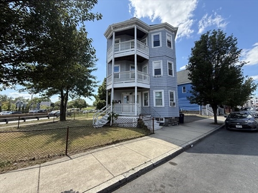 15 Gladstone St, Apt 2
