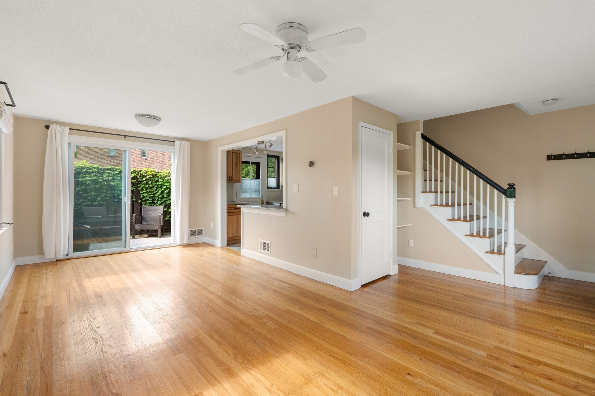 956 Belmont Unit 956, ,  20472