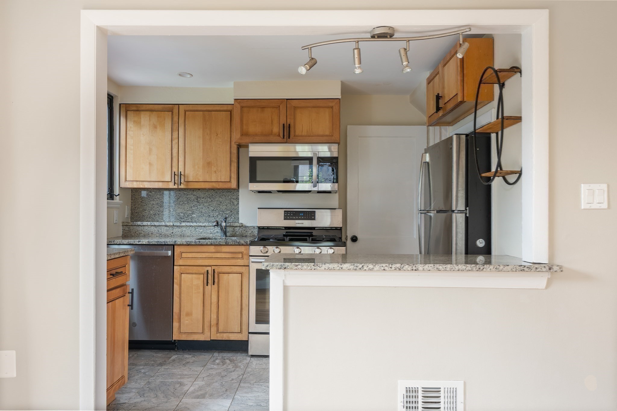 956 Belmont Unit 956 20472 - Image 20