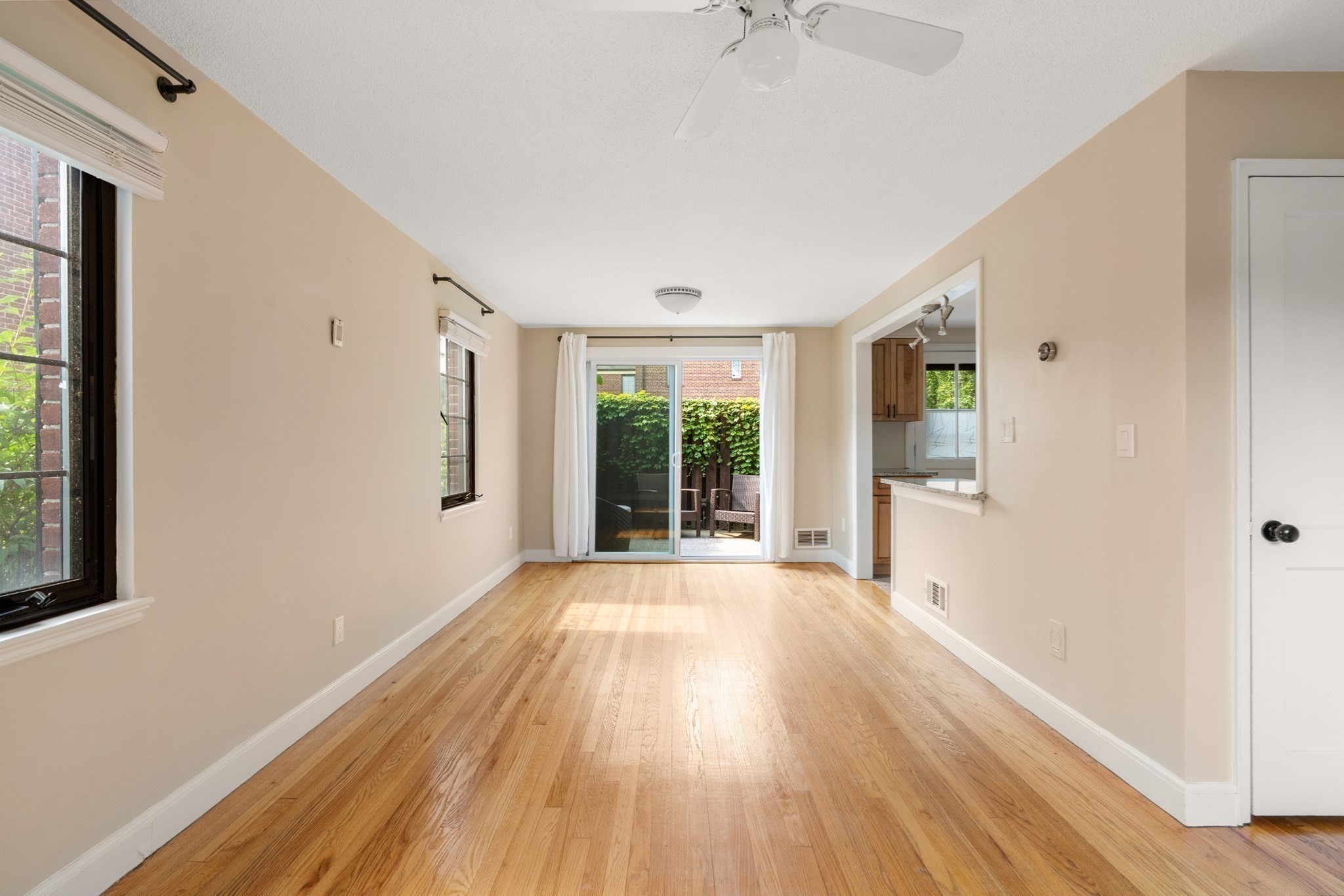 956 Belmont Unit 956 20472 - Image 4
