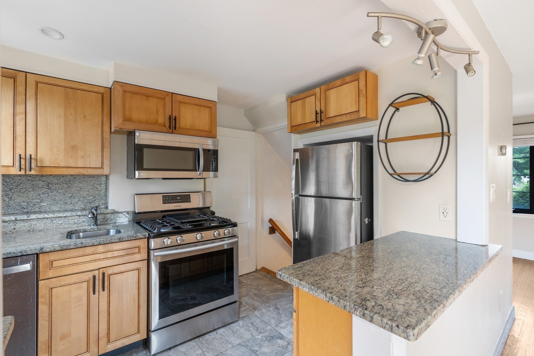 956 Belmont Unit 956 20472 - Image 8