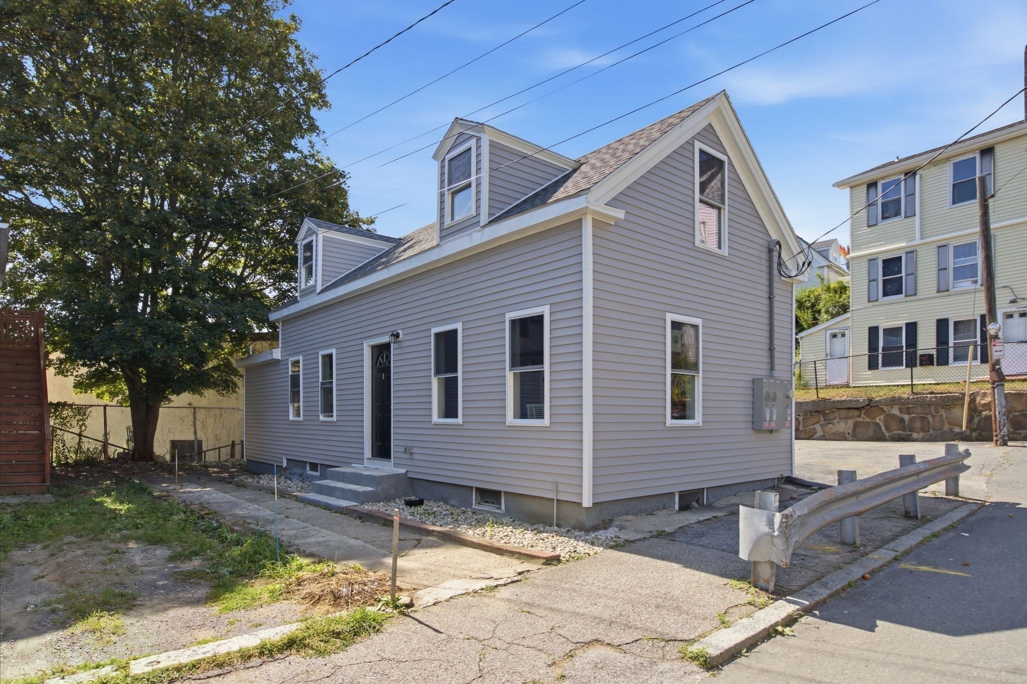 14 Staten St, Gloucester, MA 01930