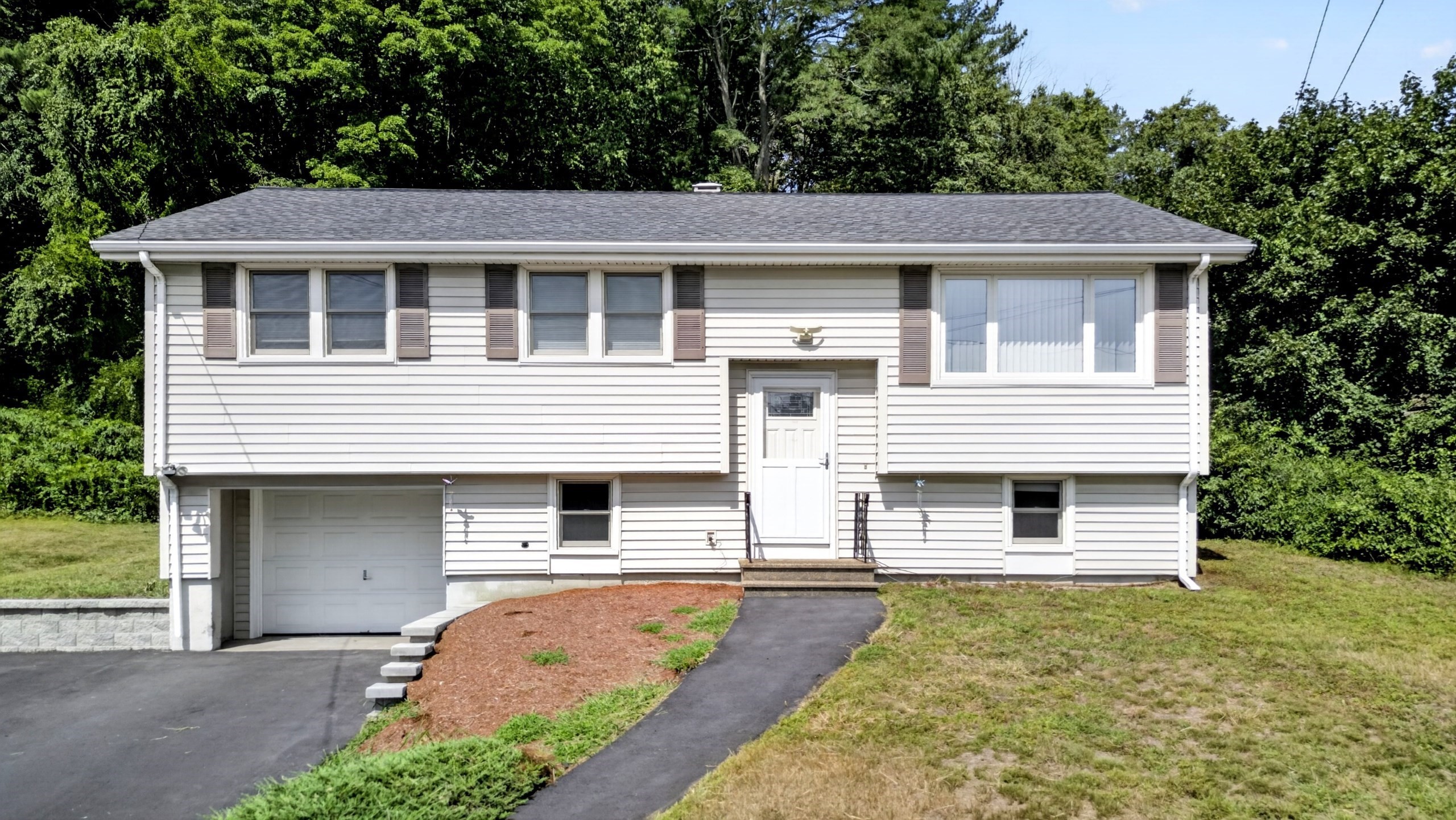 97 Allen Rd, Billerica, MA 01821